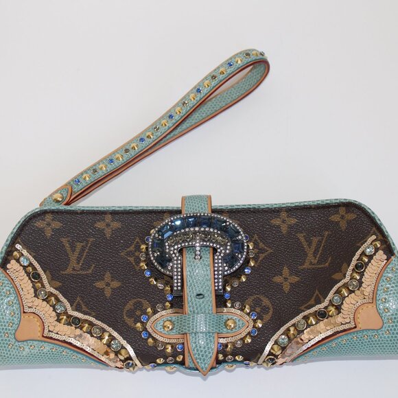 Louis Vuitton Lizard Embellished Les Extraordinaires Clutch - Picture 8 of 16